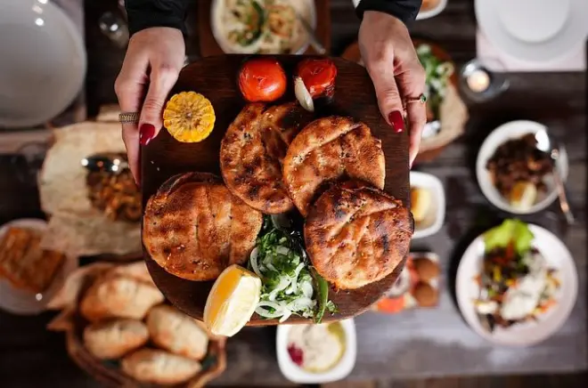 Haret Jdoudna Restaurant Lunch from Amman: Private Madaba Dinner