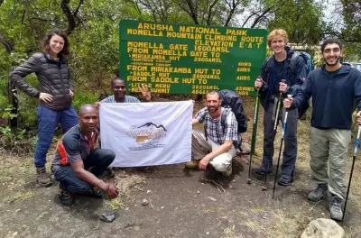 Escalada de 3 dias no Monte Meru no parque nacional de Arusha