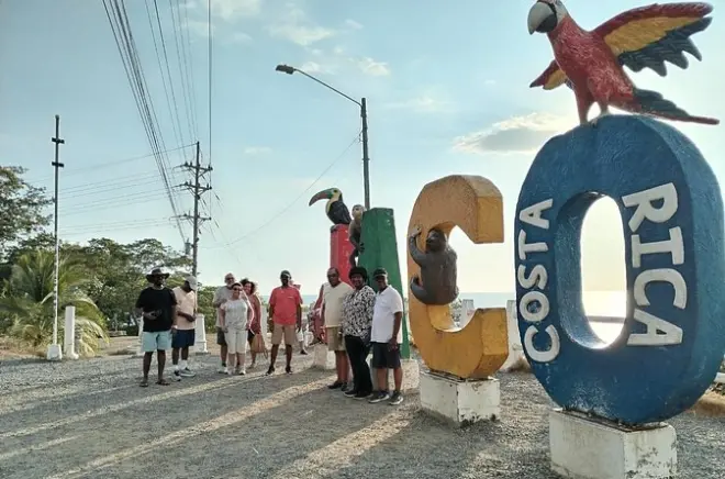San José to Jaco Private Transfer: AC Vehicle with Stops