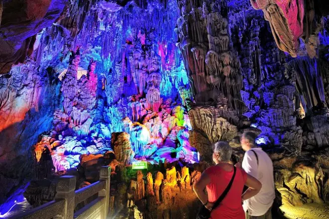 Guilin Private Tour: Karst Peaks & Reed Flute Cave