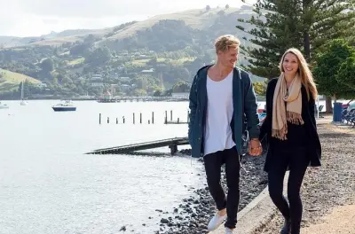 Akaroa Tagesausflug ab Christchurch: Landschaftliche Fahrt und Hafen