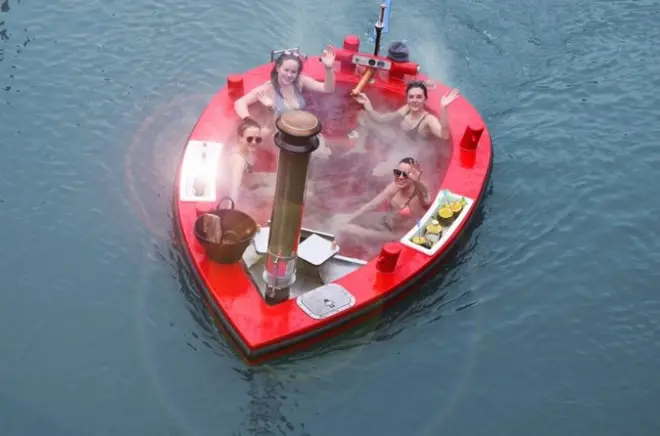 Boston hot tub boats: Passeio autoguiado pelo skyline