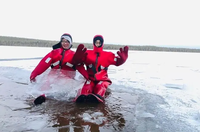 Eisfischen und Eisbaden in Rovaniemi: Arktisches Tageserlebnis