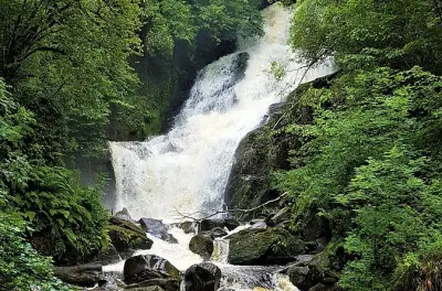 Torc Mountain & Waterfall Hike in Killarney: Private Guided Group