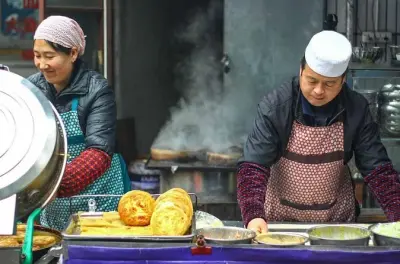 Tour mattutino di cibo e mercato a Xi'an in tuk-tuk: Sapori locali