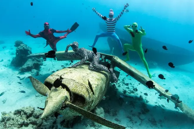 Snorkeling a Tahiti: Scooter subacqueo tra relitti e coralli