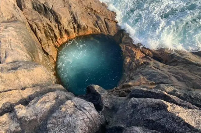 Rock Pool hike Mahé: Private tour with swim