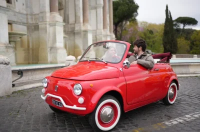 Sinta o charme vintage de roma a bordo de um fiat 500 cabriolet clássico, com paradas para fotos profissionais no coliseu, circo máximo e monte gianículo. inclui pausa para café.
