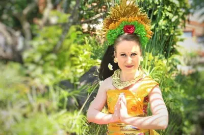 Costume traditionnel balinais et cours de danse à Jimbaran