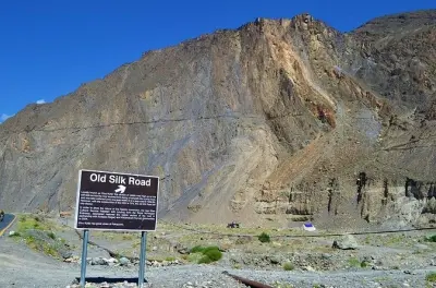10-Day Private Silk Route Tour from Islamabad: Karakorum Highway