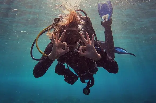 First Dive Experience in Tenerife: Stingray Bay with Instructor