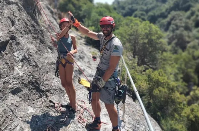 Escalada y vía ferrata en el monte Olympus: Curso en grupo pequeño