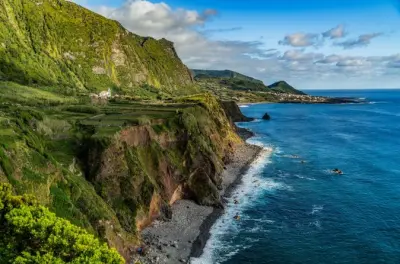 Flores: 3 dias entre cachoeiras, falésias e lagos de cratera