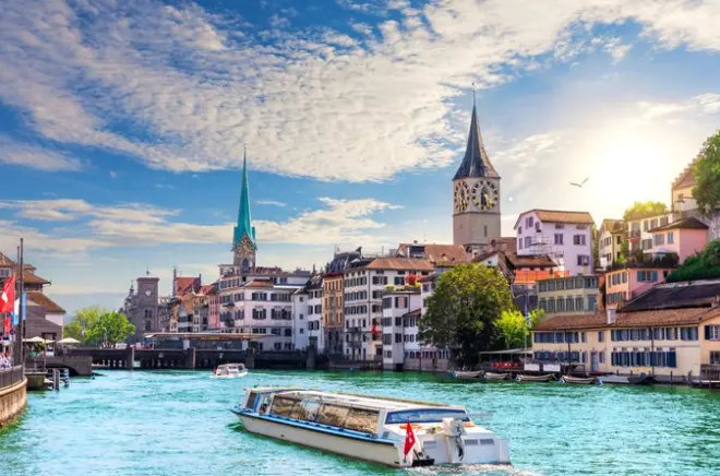 Tour privado em Zurique: Centro histórico, lago e chocolate Lindt