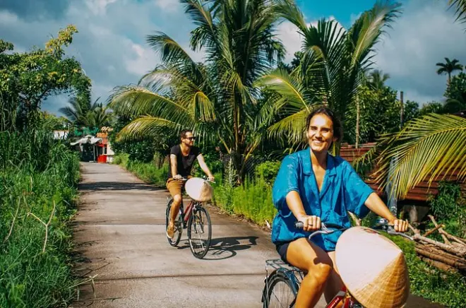 Can Tho de bicicleta: Pomar de fruta do dragão e balsa local