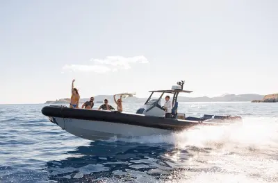 Snorkeling a Milos, Kimolos e Kleftiko: Barca privata