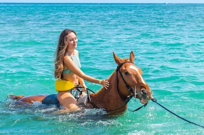 Rafting de bambu, ATV e cavalgada em Montego Bay
