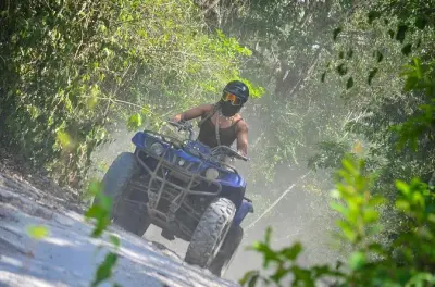 Ziplining in Tulum: Cenoten, Höhlen & ATV-Abenteuer