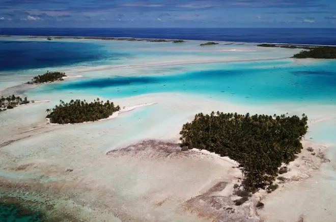 Snorkeling in Rangiroa: Blue Lagoon & shark nursery