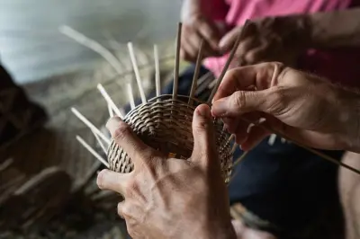 Aula de tecelagem de bambu em Luang Prabang: Faça um filtro de chá