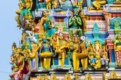 Step into colombo’s vibrant streets with a private guide—see gangaramaya temple, pettah markets, lakeside views, and historic mosques. includes hotel pickup.