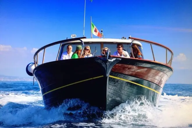 Baignade et snorkeling en bateau à Cinque Terre depuis La Spezia