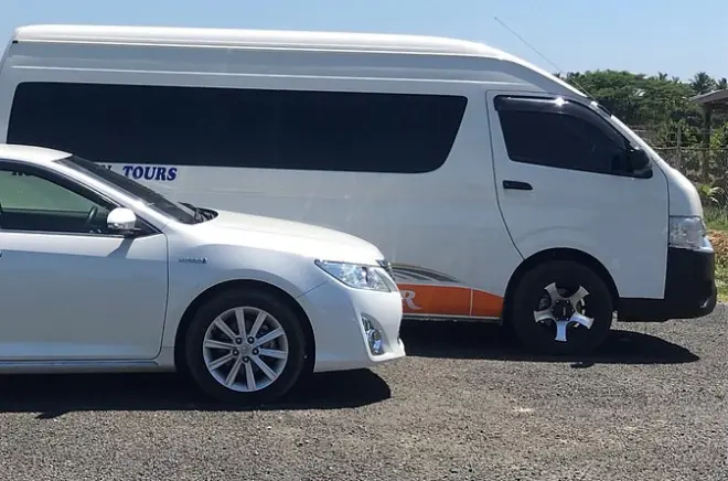Privater Transfer Nadi Flughafen zum Pearl Resort mit WLAN