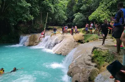 Dunn's River Falls e Blue Hole de Montego Bay: Escale e nade