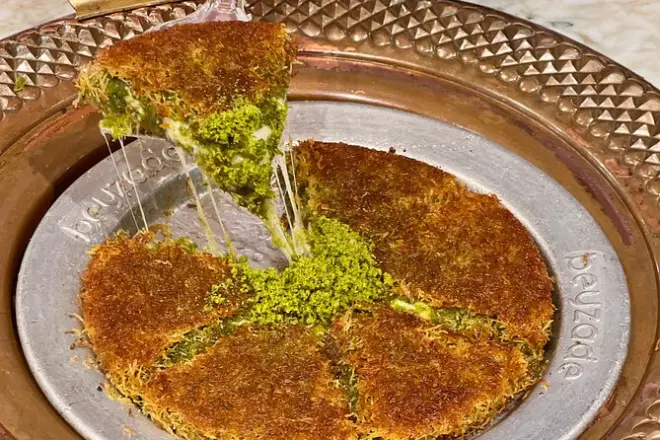 Tour privado de comida em Istambul: 8 paradas entre Europa e Ásia