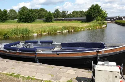 Location bateau électrique à Giethoorn jusqu’à 12 personnes