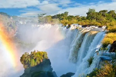 Cataratas do Iguaçu com passeio de barco e atividades na selva