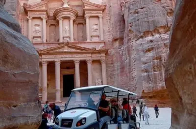 Gita di un giorno a Petra da Aqaba: Tesoro, Siq e Tombe Reali