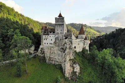 Tour privado: Castelo de Bran, Brașov e castelo de Peleș