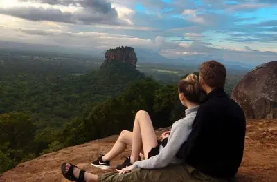 Sigiriya e tempio delle grotte di Dambulla: Salita a Lion Rock