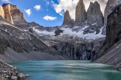 Torres del Paine Trek: Tageswanderung zu den Granittürmen ab Puerto Natales