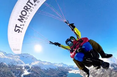 Paragliding in St. Moritz: 15–20 Minuten Alpenflug