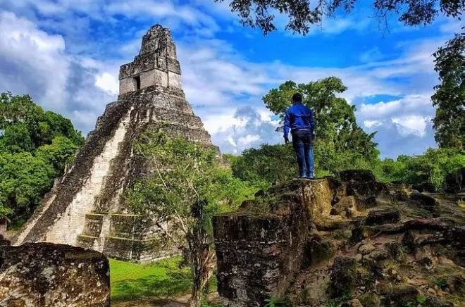 Tikal Tagestour: Maya-Tempel & Dschungelwildtiere