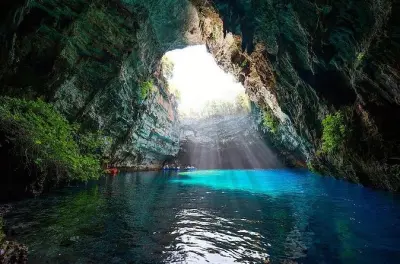 Kefalonia tour from cruise port: Myrtos Beach, caves & wine