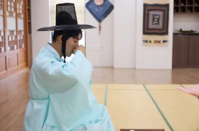 Hanbok e cerimônia do chá coreano em Daegu: Bem-estar consciente