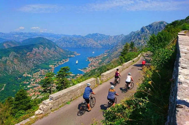 Vélo à Kotor : Descente de Njeguši par le col Krstac