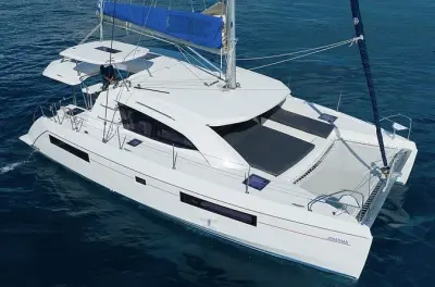 Snorkel em Cozumel: Catamarã privado de 12 m, 2 recifes e pôr do sol