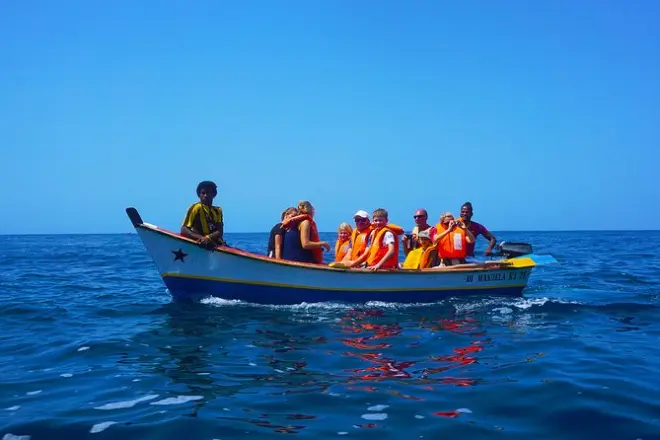 Snorkeling in Ribeira da Barca: Cave swim and beach BBQ