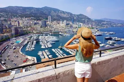 Tour privé de la Côte d’Azur en van de luxe avec chauffeur