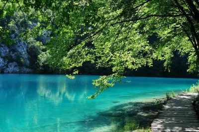 Plitvice Lakes tour: 16 lakes and waterfalls