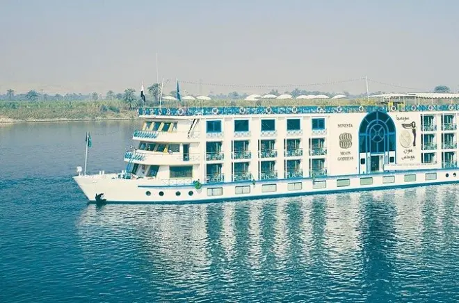 Nile Cruise Aswan to Luxor: Private Temple Sailing