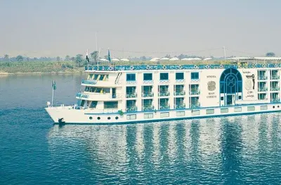 Crucero por el Nilo de Asuán a Luxor: Navegación privada por templos