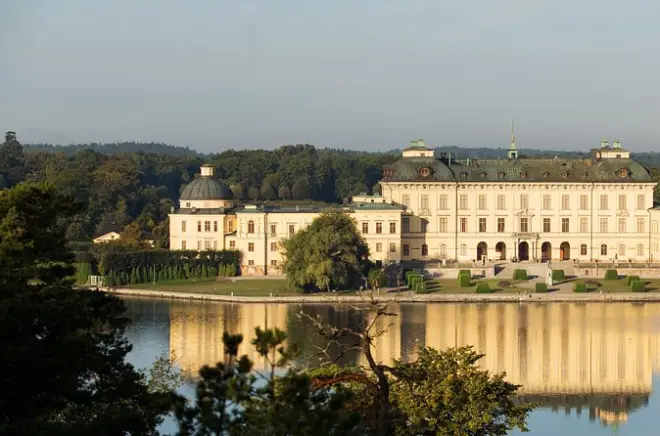 Estocolmo e palácio de Drottningholm com guia e motorista privados
