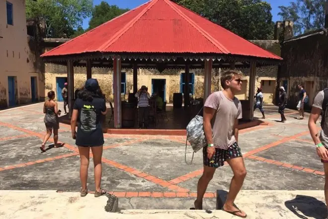 Prison Island et plage Nakupenda depuis Stone Town avec déjeuner