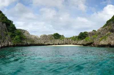Snorkeling a Koh Haa e Koh Rok in motoscafo da Koh Lanta
