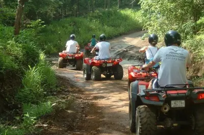 Guida di ATV a Tamarindo: Sentieri di montagna con viste panoramiche